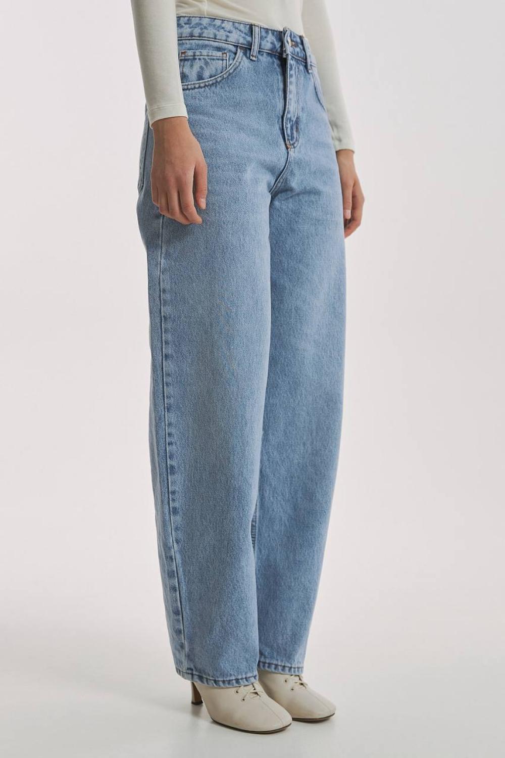 Blue jeans ballon