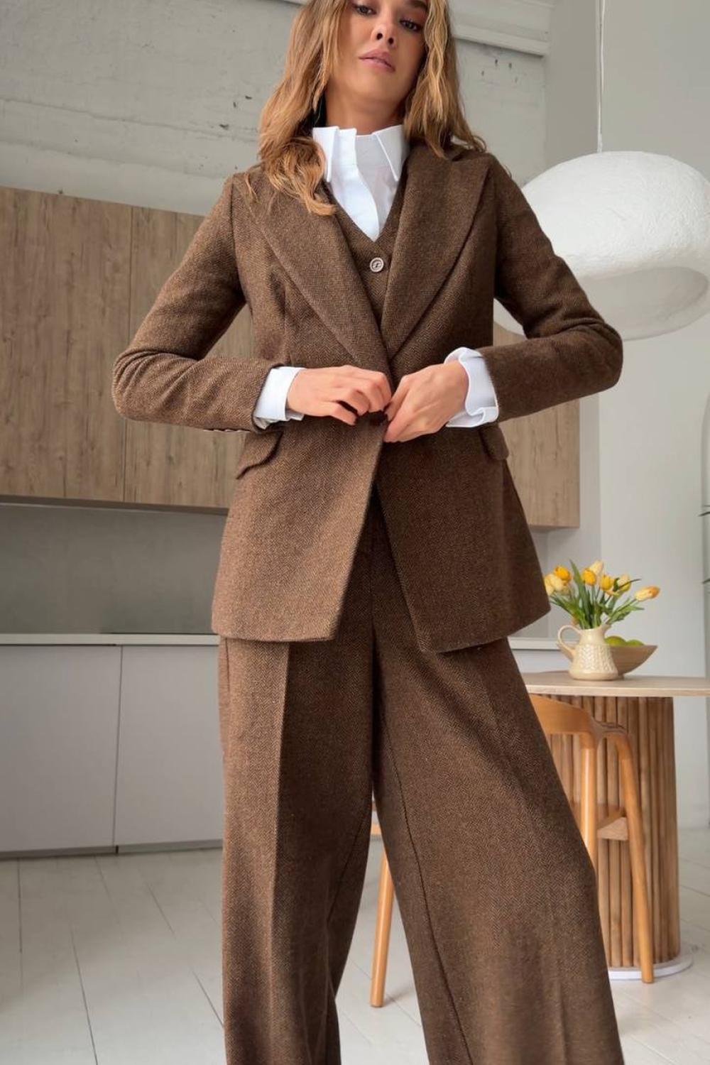 Classic women's chocolate brown cashmere three-piece suit 558_choco