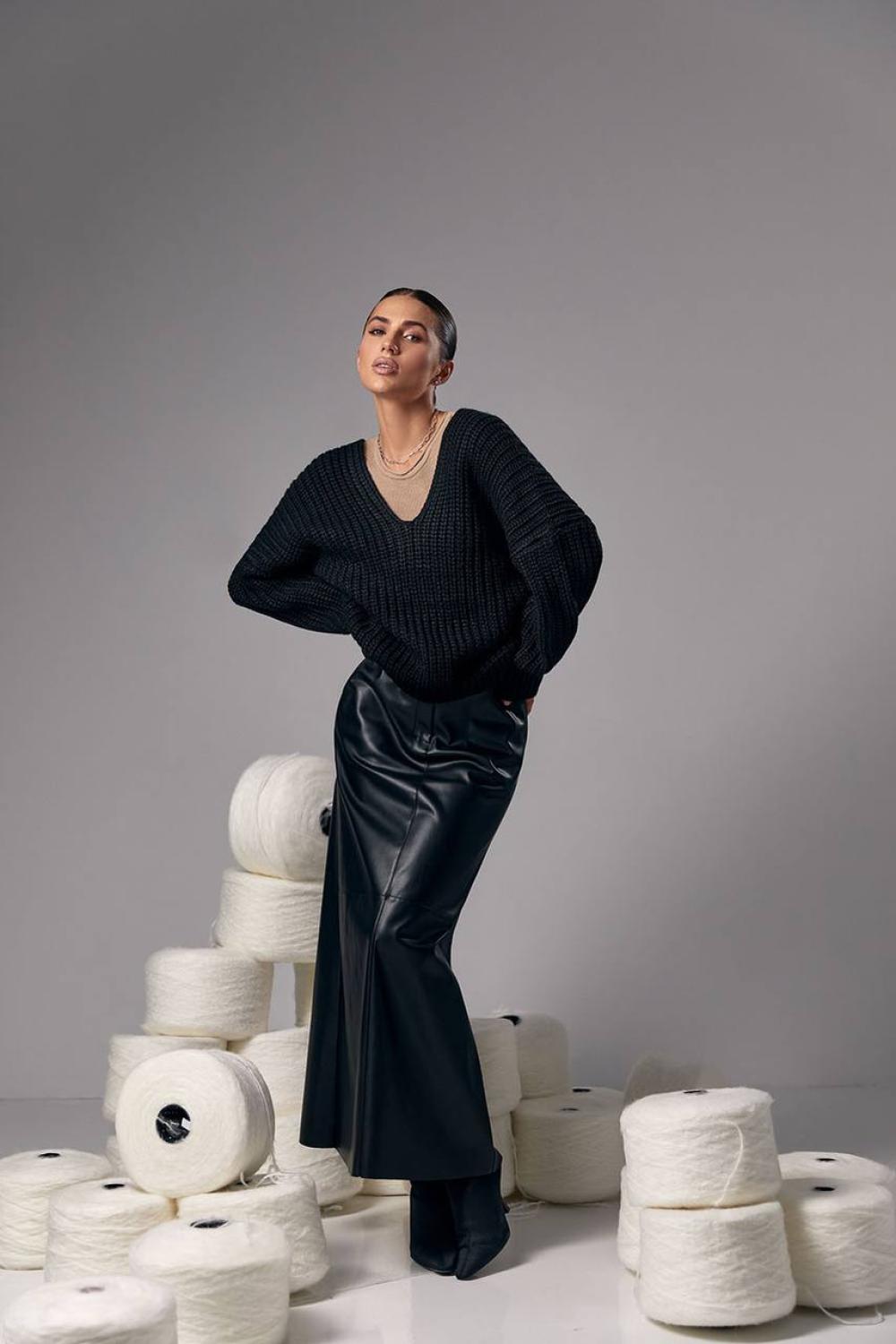 Women's voluminous jumper