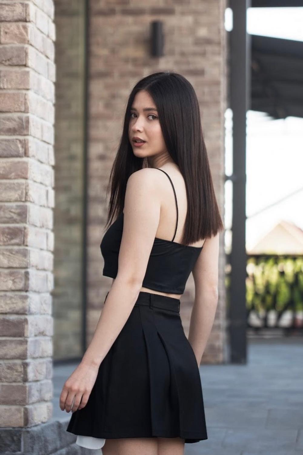 Black skirt with elongated pockets M-293 VERONIKA