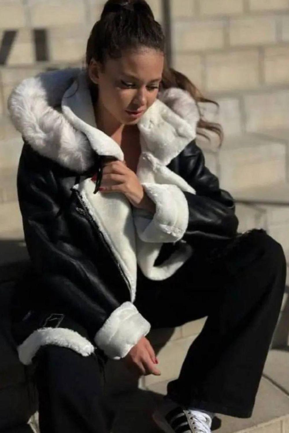 Sheepskin coat in black color