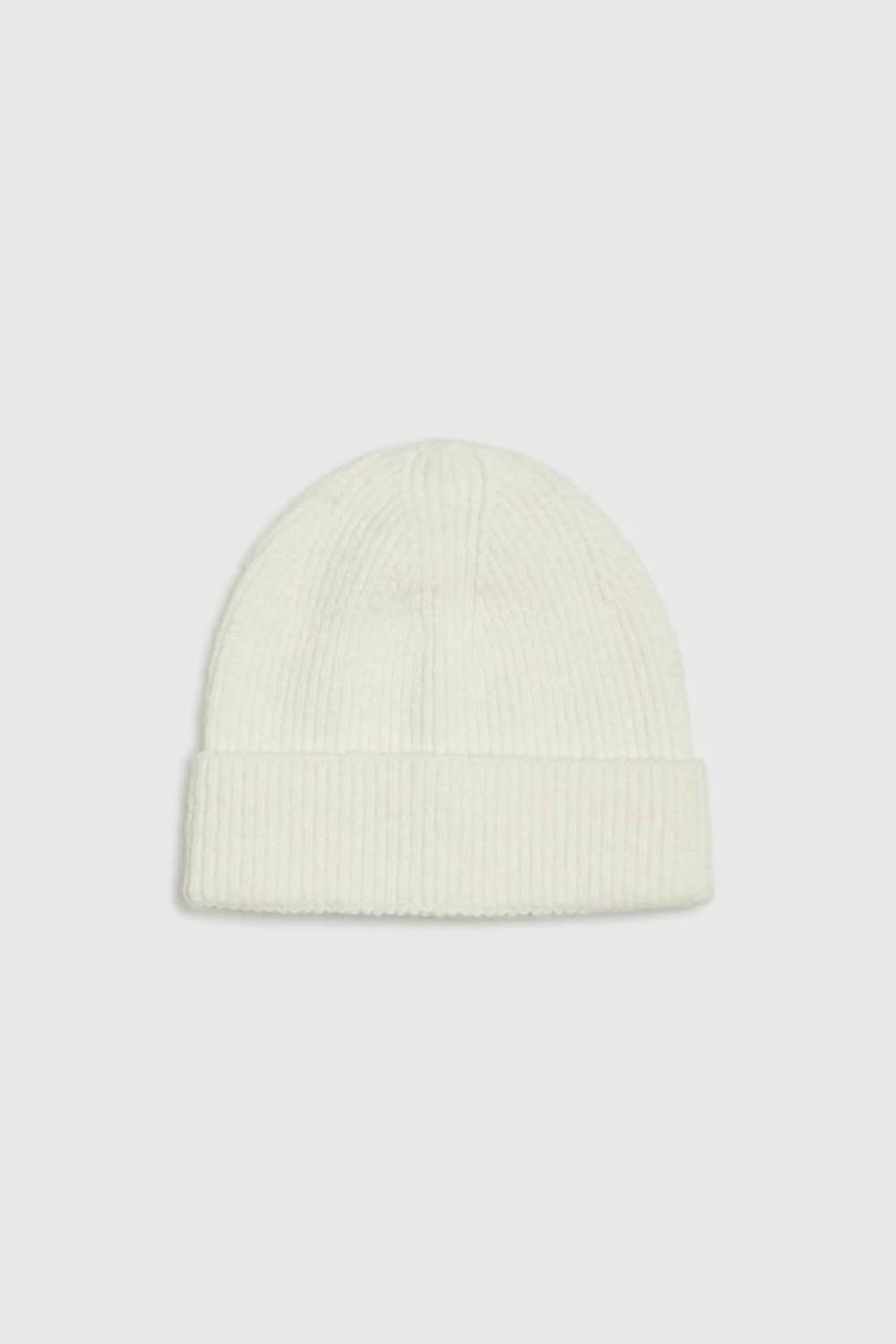 A white hat