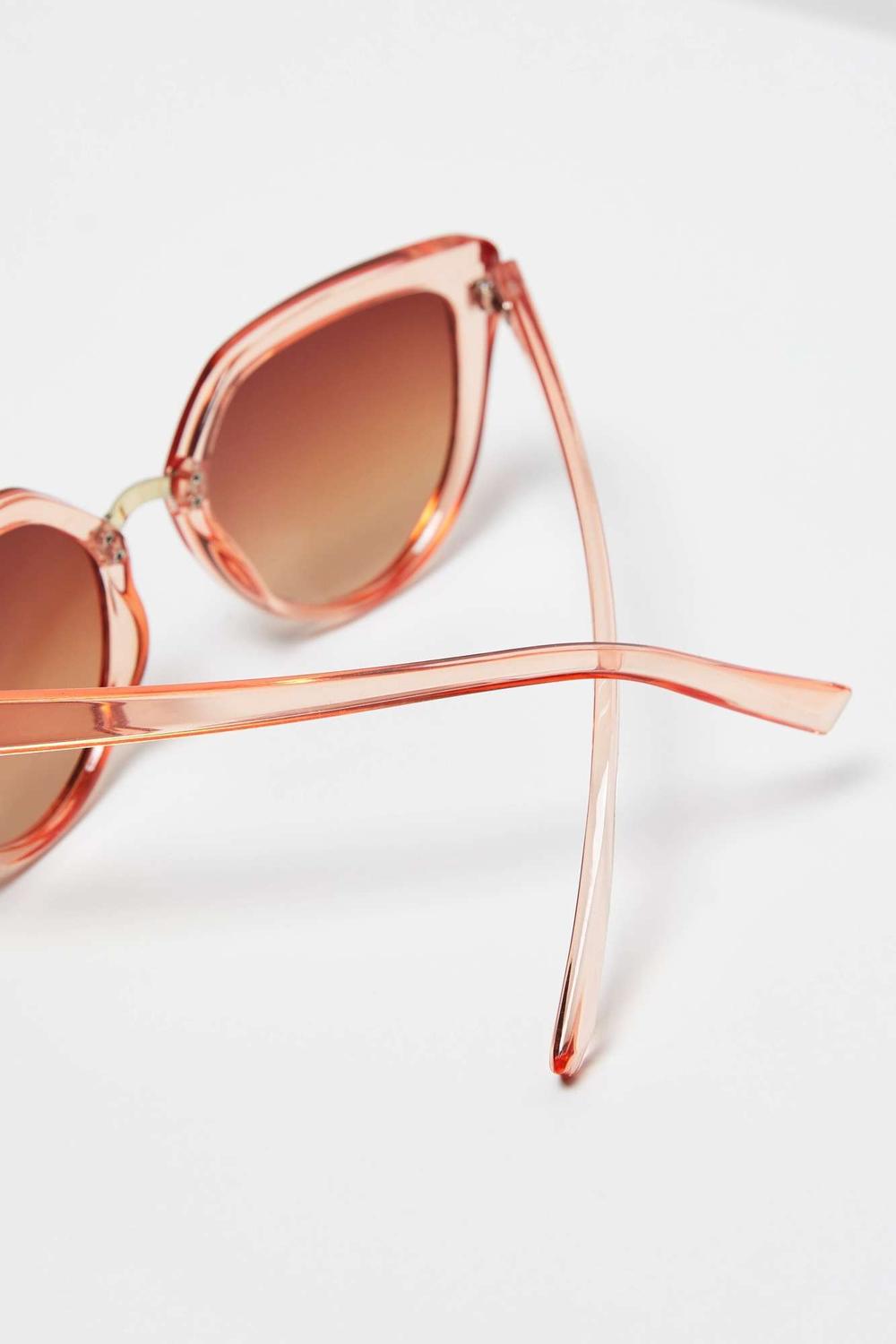 Glasses in the style of CAT L-OK-3709