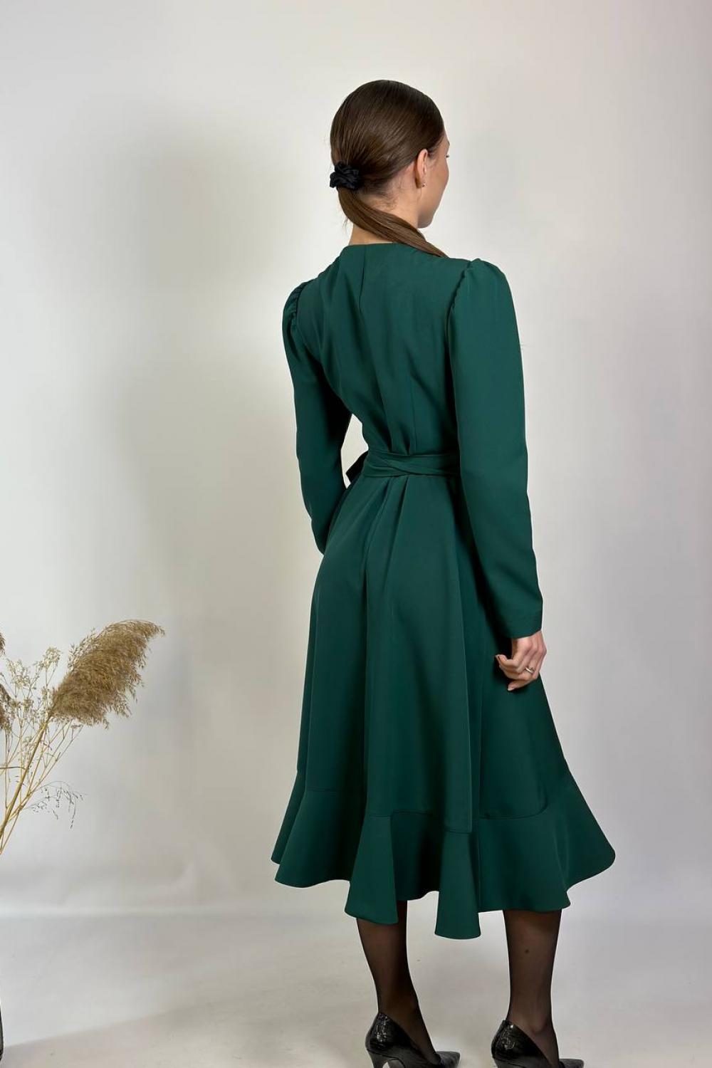 The dress is smelly green with ruffles 907