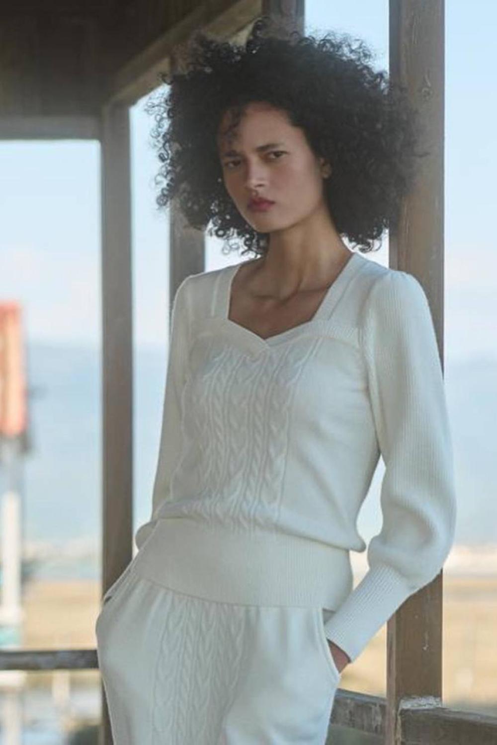 Women's milk-colored jumper FW23-201-K-realize