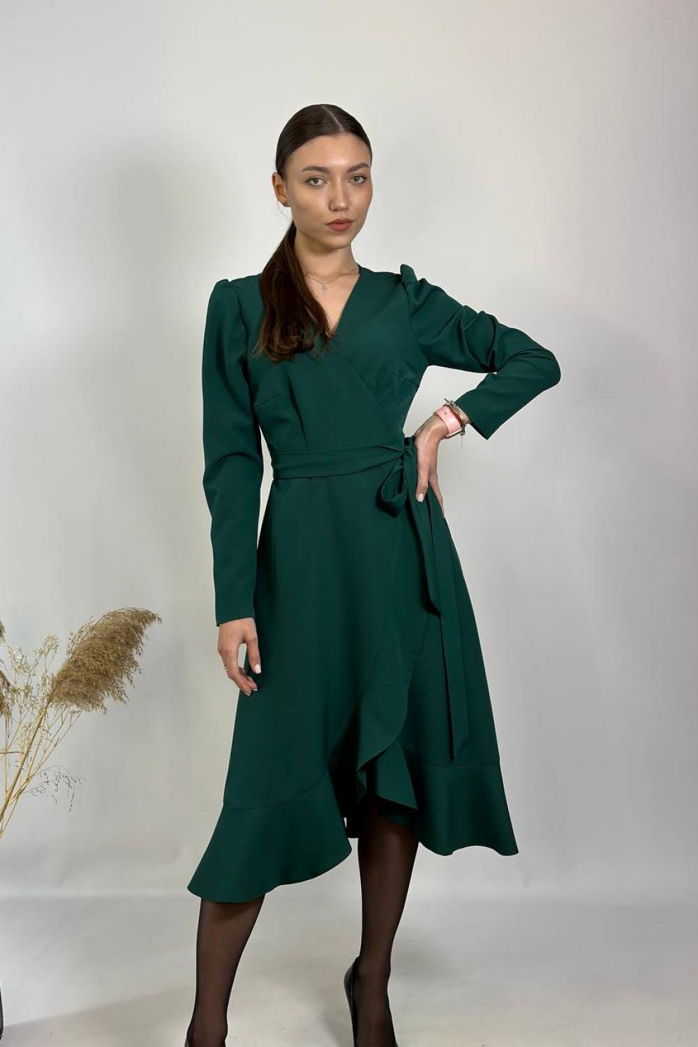 The dress is smelly green with ruffles 907