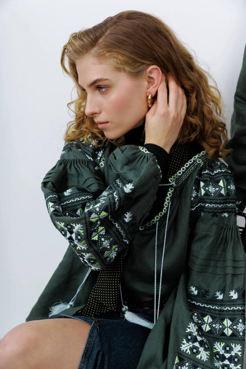 Вишиванка жіноча лляна смарагдова EMBROIDERED GEM