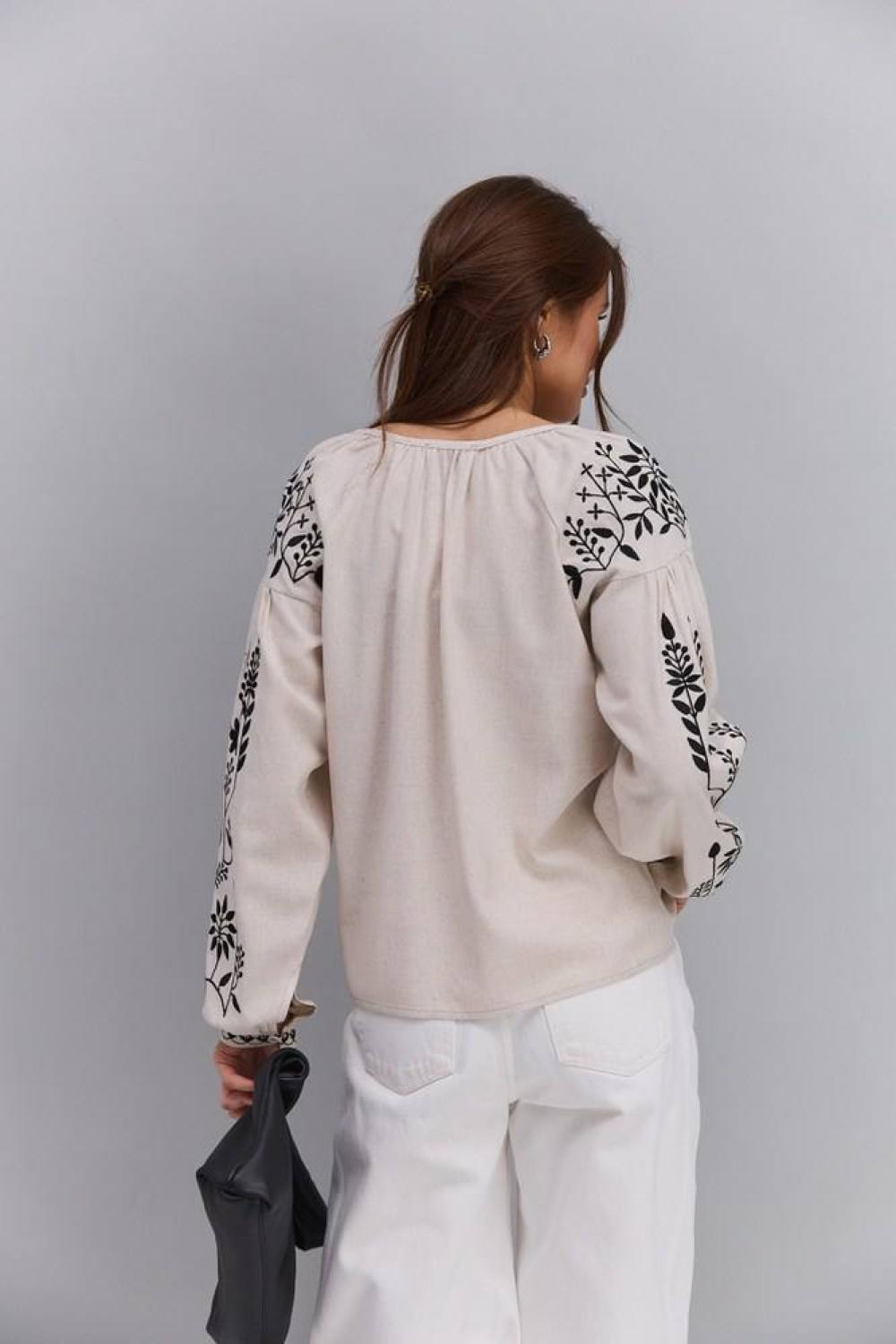 Beige embroidered shirt with black embroidery 32986_beige