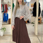 Choco pleated skirt FW22-741-K-Realiz