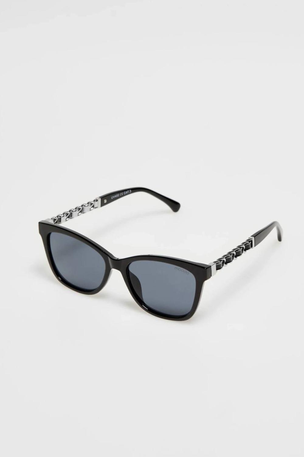 Black glasses