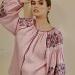 Вишиванка жіноча лляна рожева Петриківська EMBROIDERED GEM