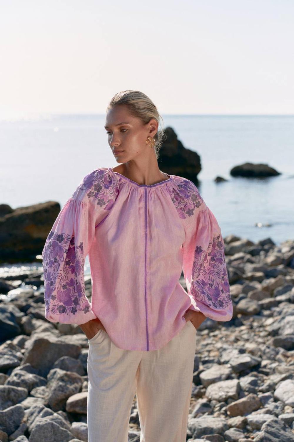 Вишиванка жіноча лляна рожева Петриківська EMBROIDERED GEM