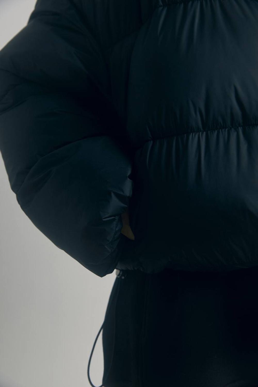 Voluminous short winter jacket