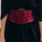 Red corset with black embroidery korset_red_black