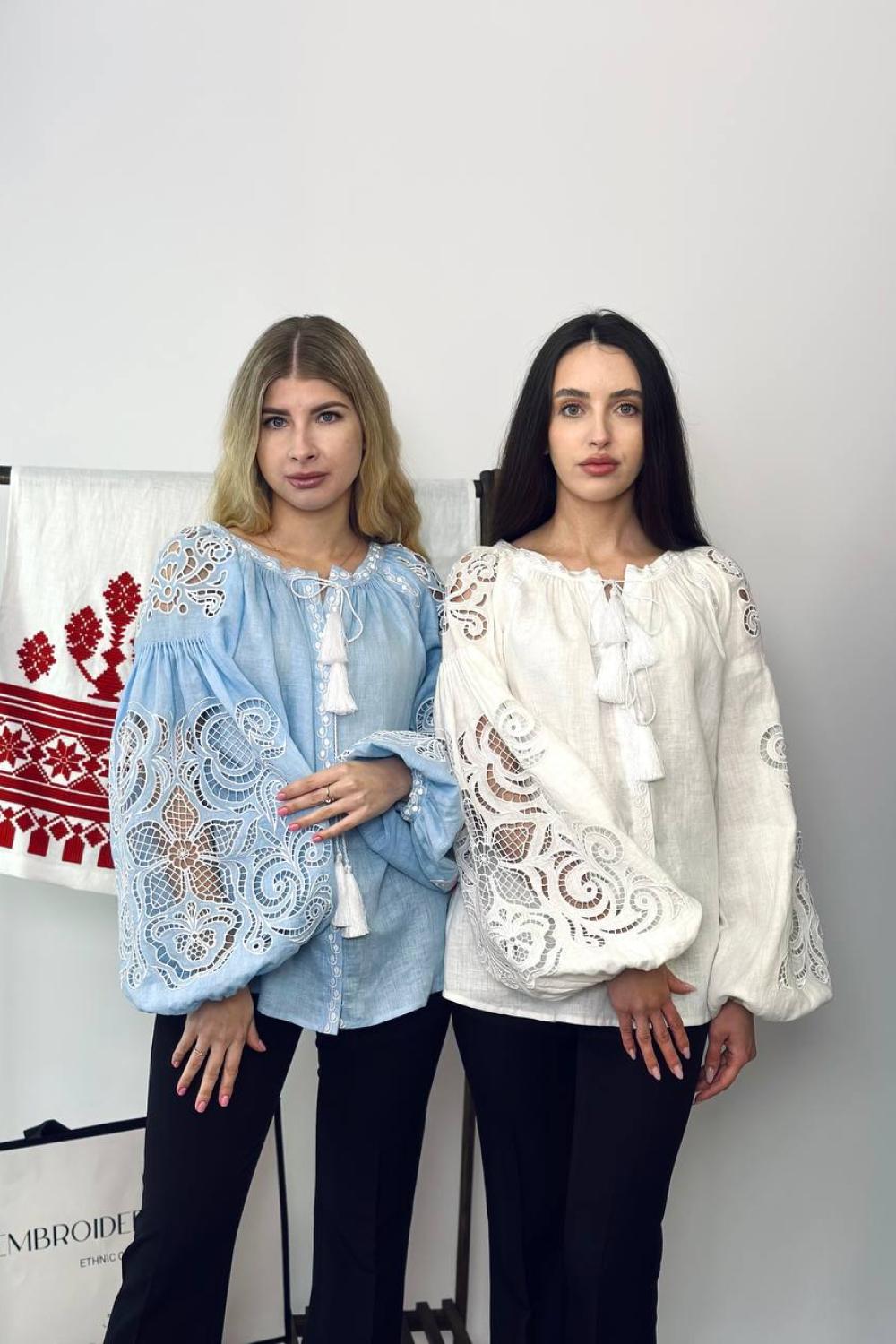 Вишиванка жіноча Рішельє блакитна: традиція в сучасному вигляді Embroidered Jem