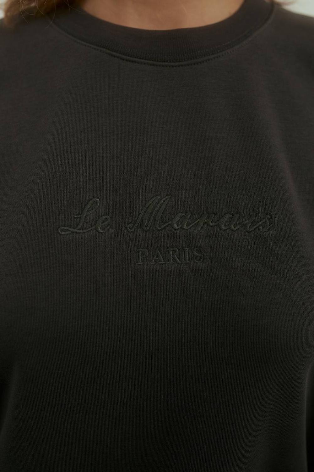 Sweatshirt with embroidery