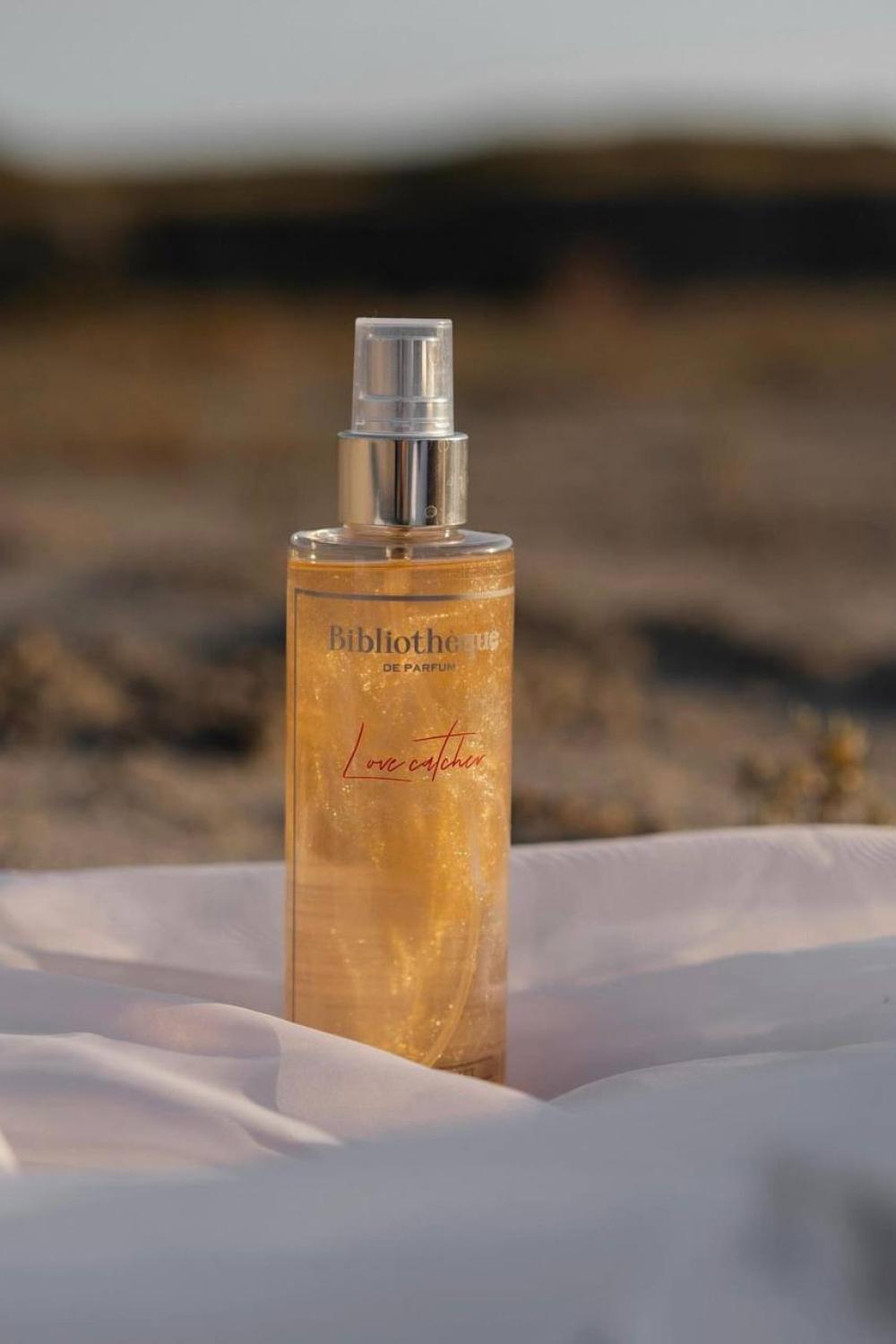 Міст для тіла з шимером / цитрусовий аромат Love Catcher  by Bibliotheque de parfum