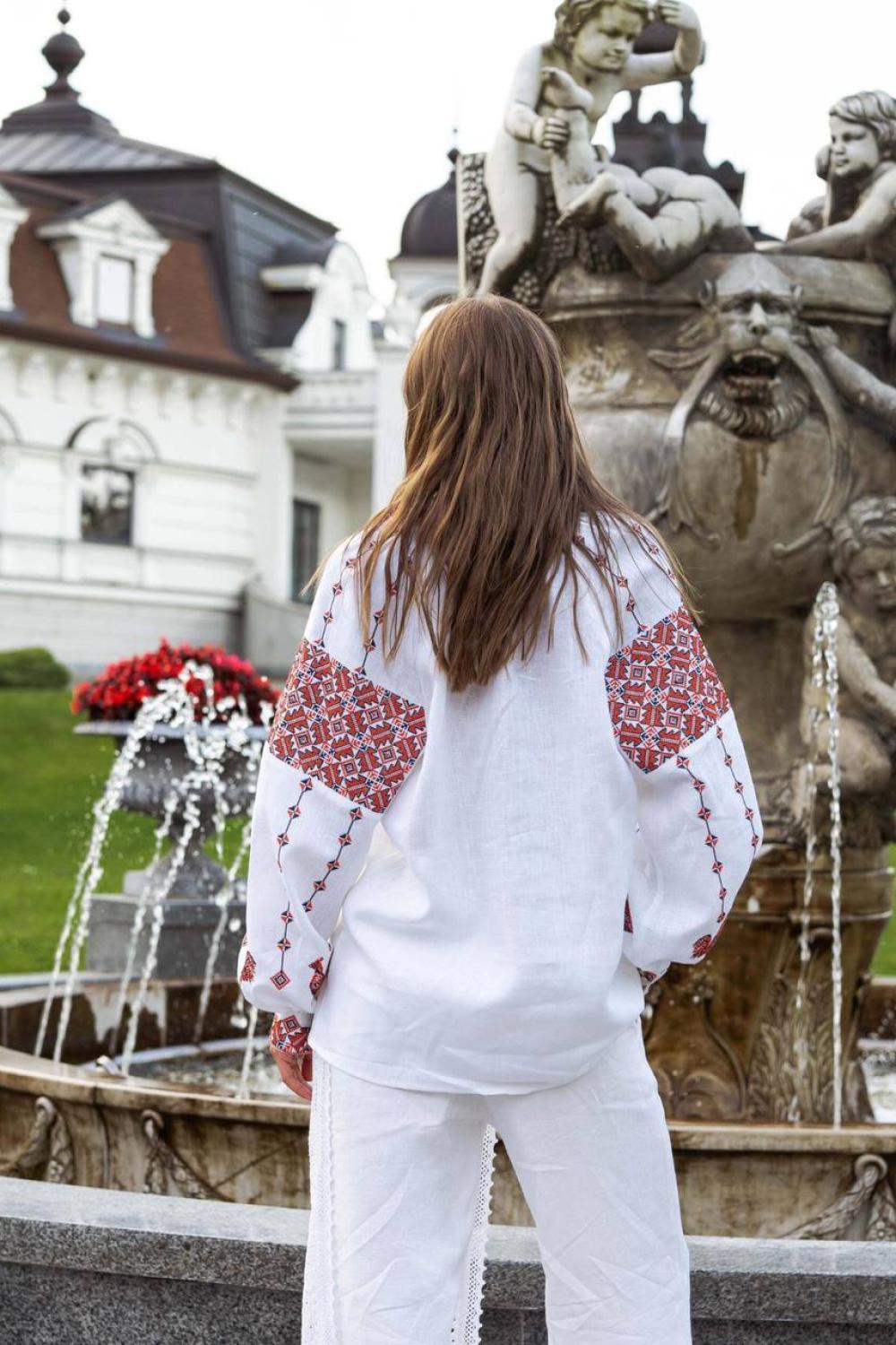 Women's embroidered linen shirt