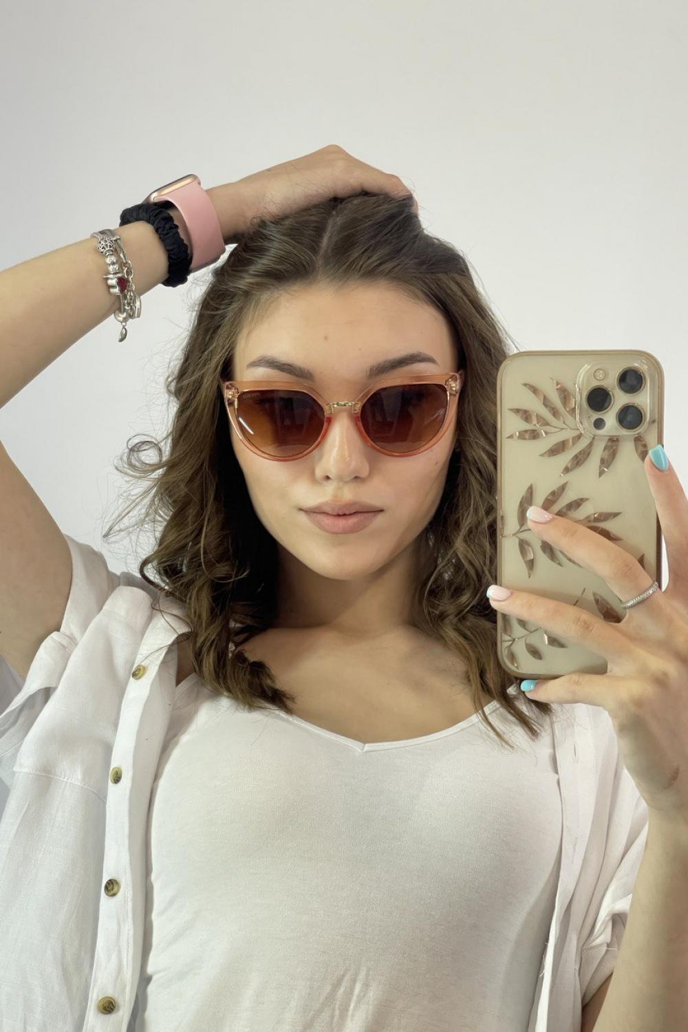 Glasses in the style of CAT L-OK-3709