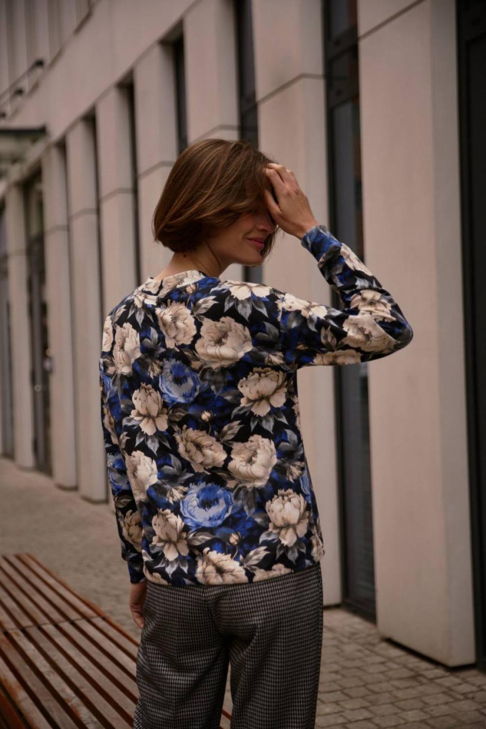 Floral print blouse