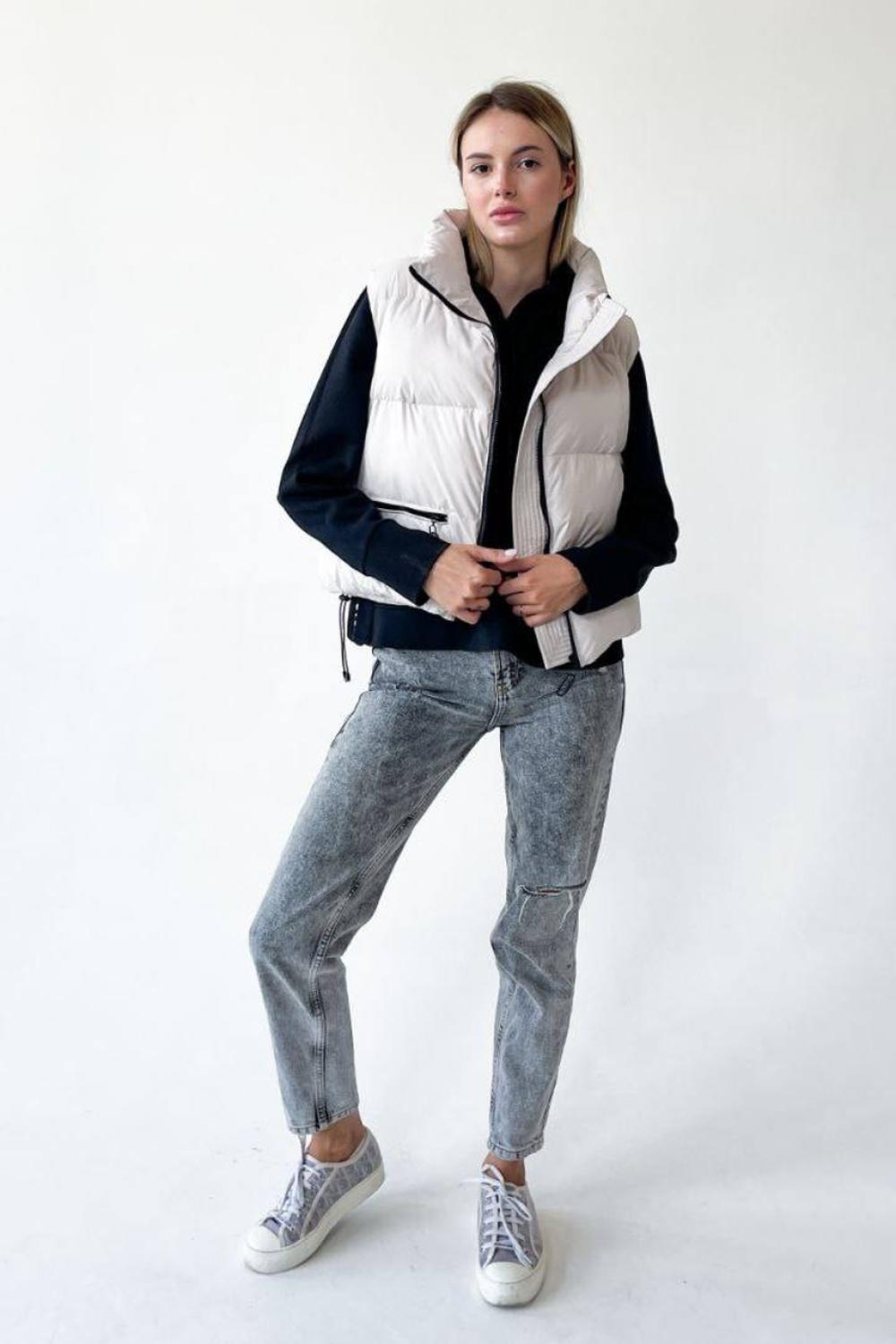 Short milk vest