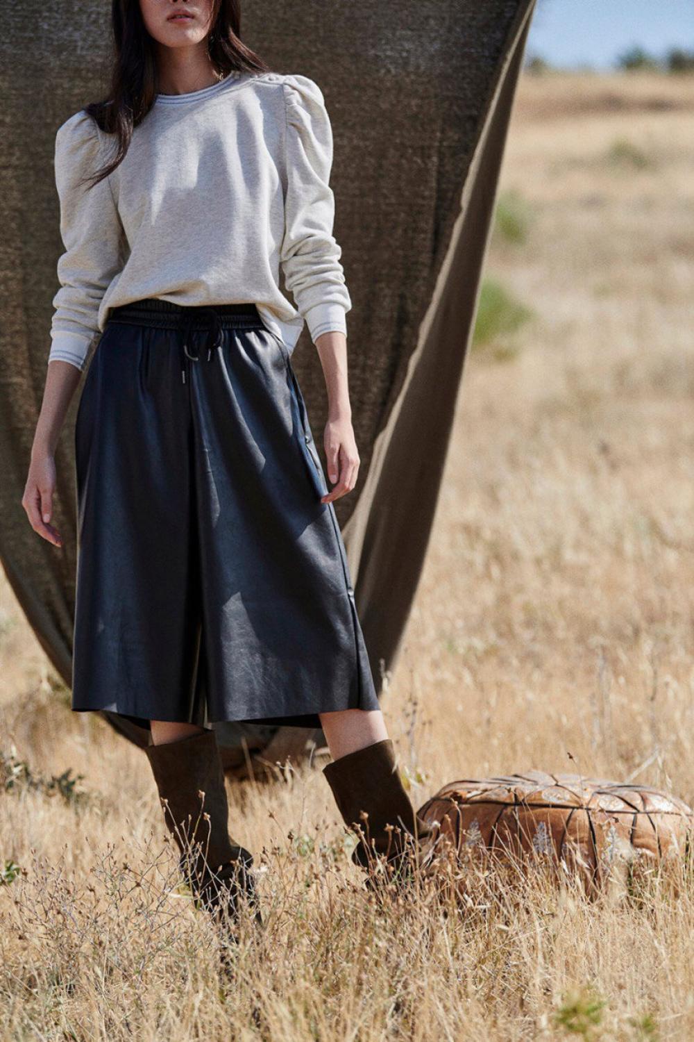 Bermuda shorts made of eco-leather 21AH027 Almae