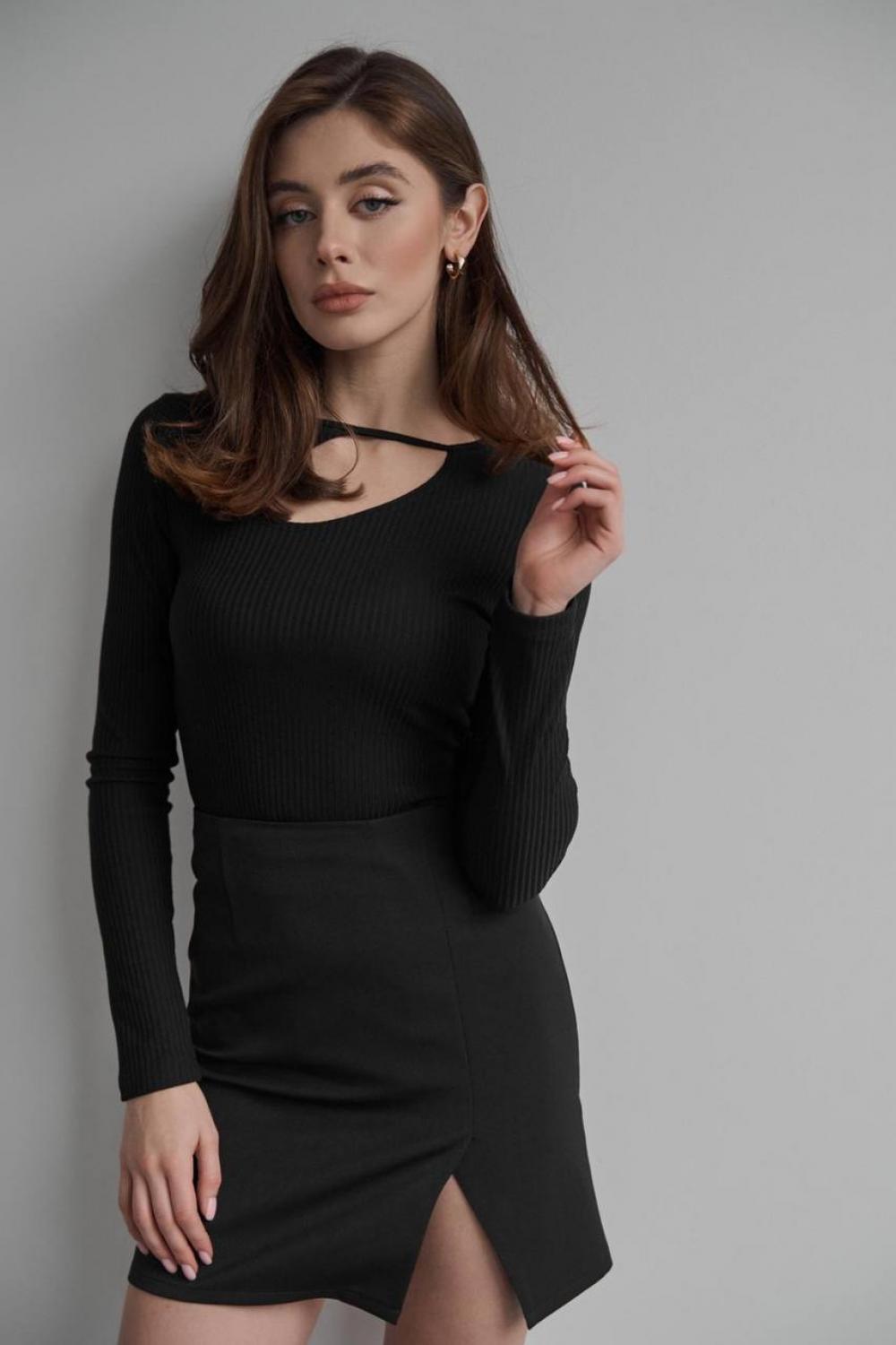 Women's longsleeve with a neckline with a black Roy