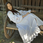 Сукня вишиванка жіноча дизайнерська лляна Рішельє біла EMBROIDERED GEM