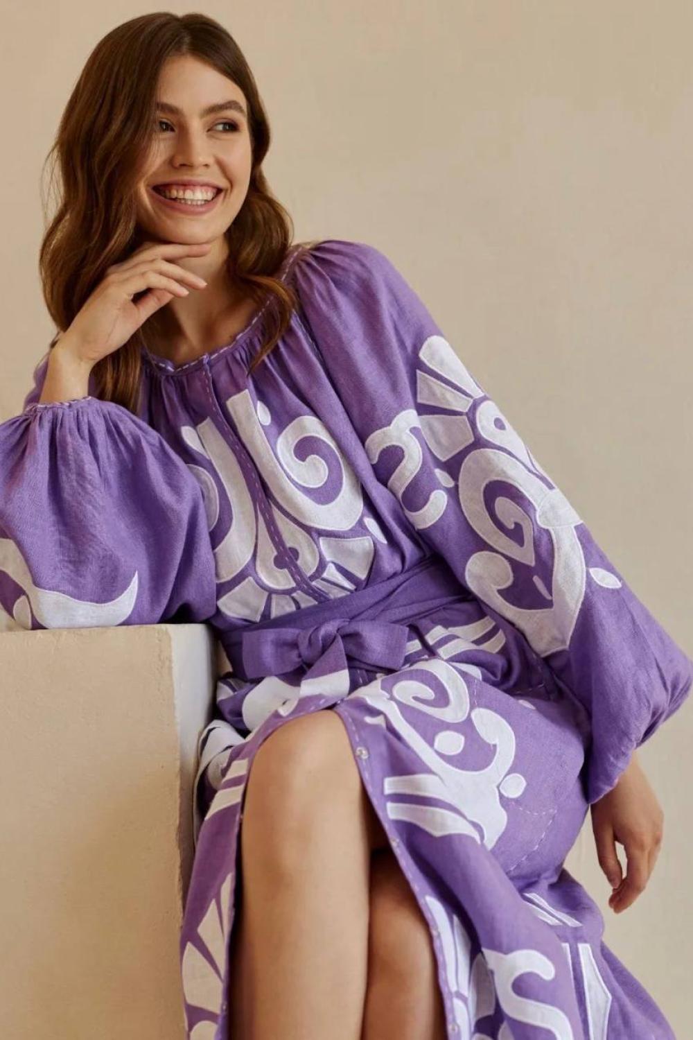 Embroidered dress in lavender color