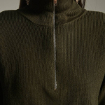 Loose-fitting jumper made of knitted fabric
