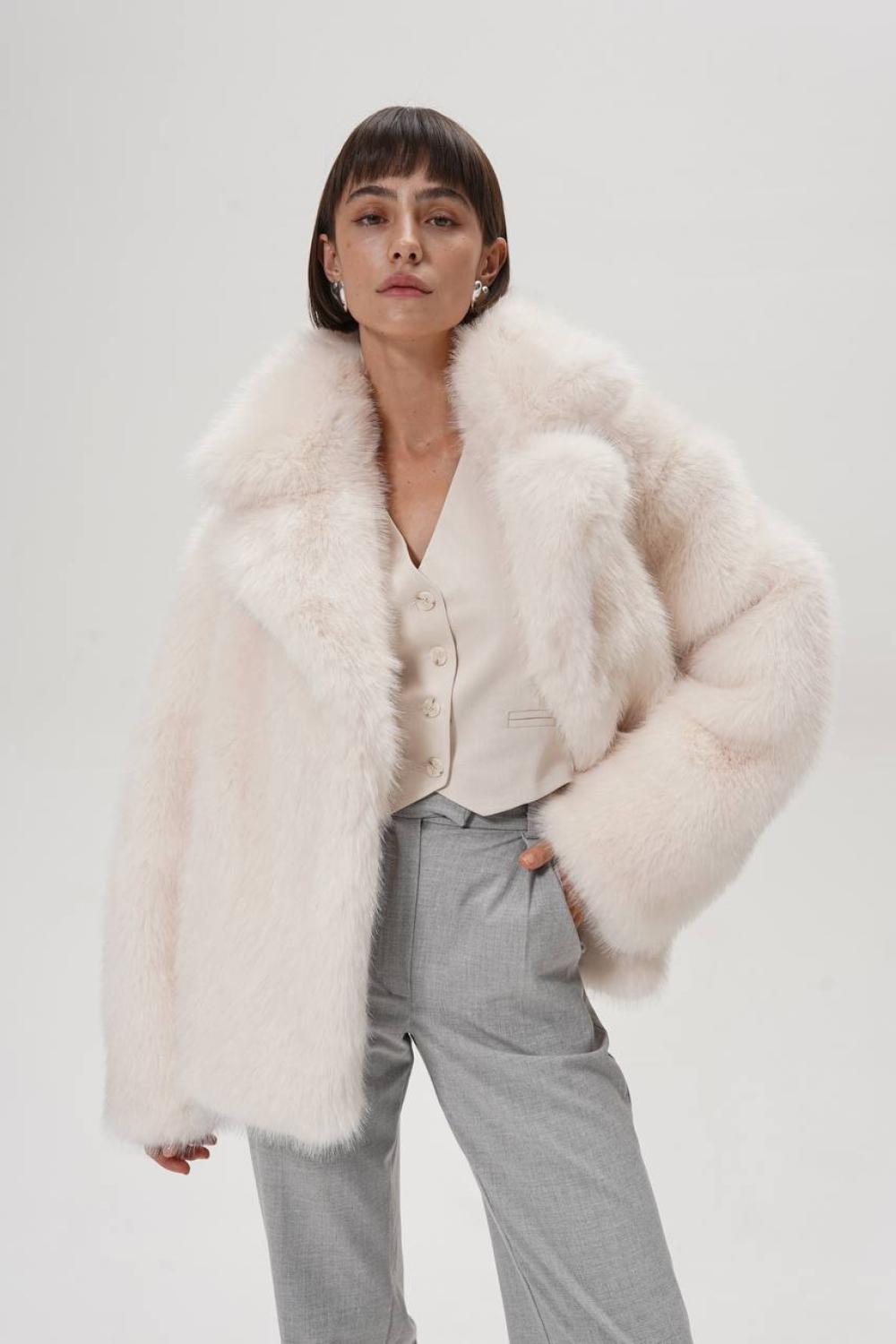 Milk cropped fur coat