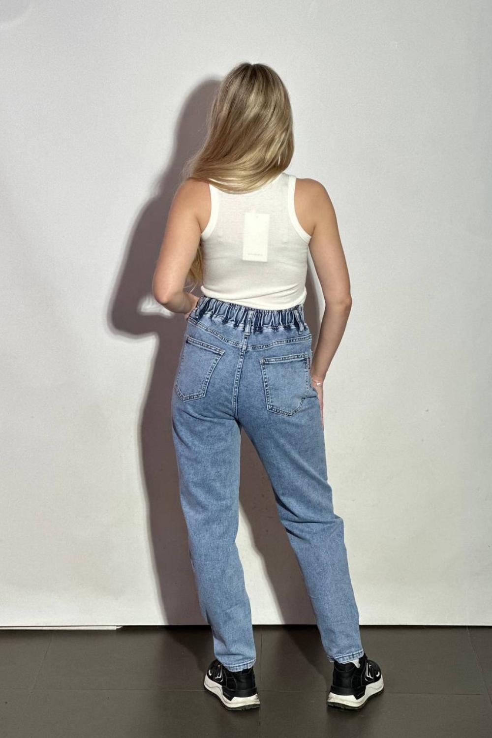 Blue jeans with elastic band