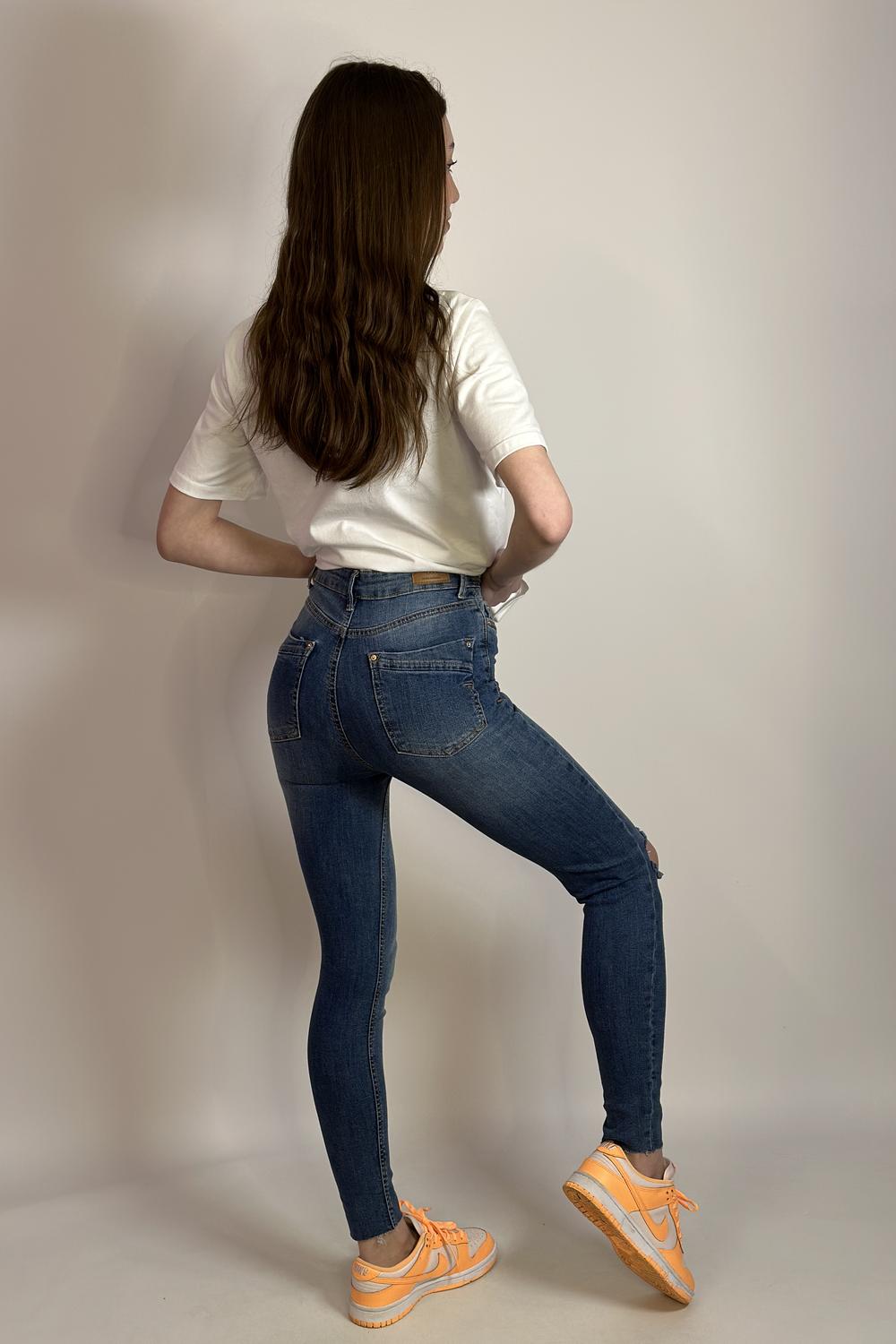 Skinny jeans with a cut Moodo L-JE-2804