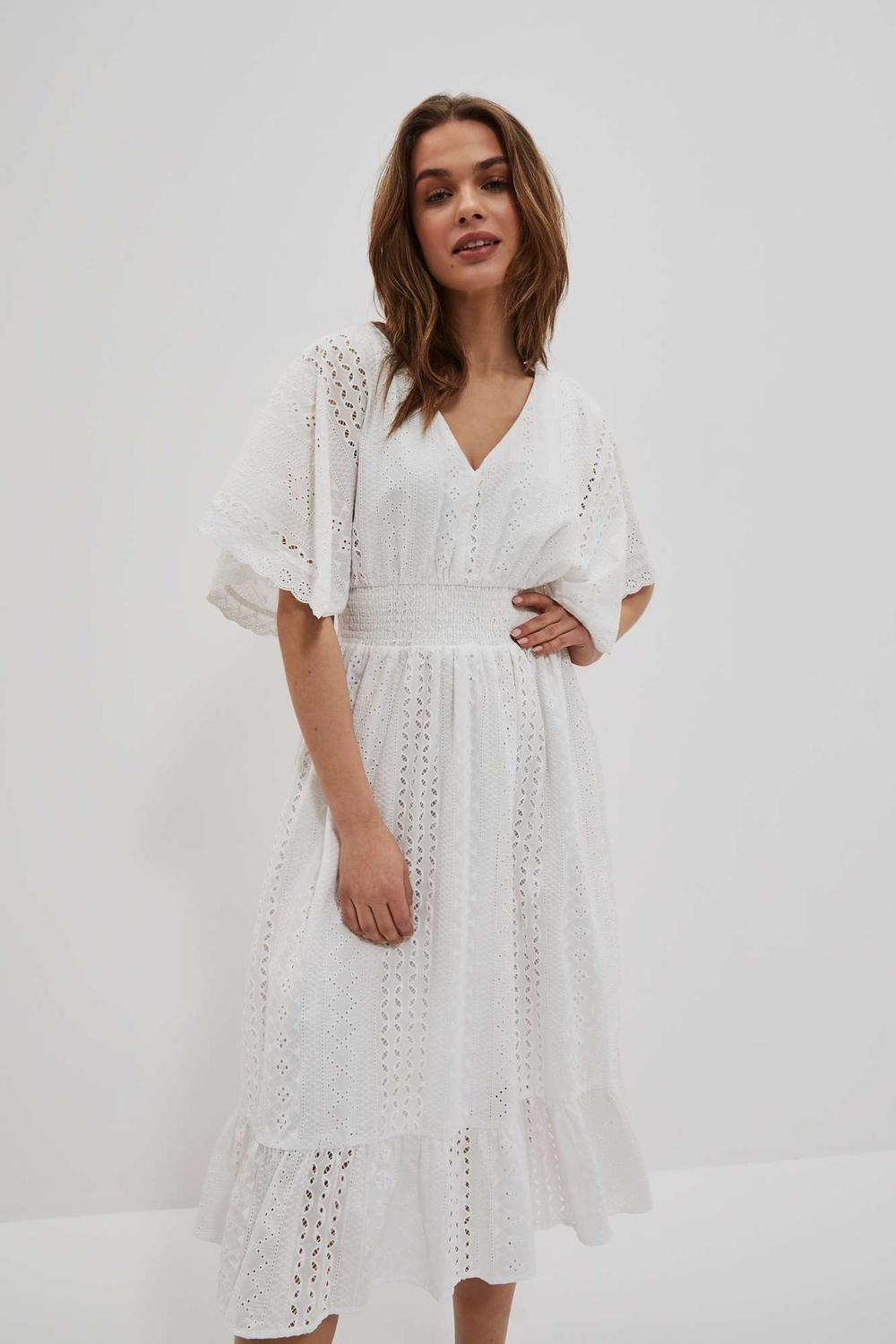 The dress is white from Moodo thread L-SU-4053