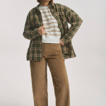 Wide pants with pleats