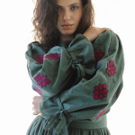 Green embroidered dress made of linen Memories EMBROIDERED GEM