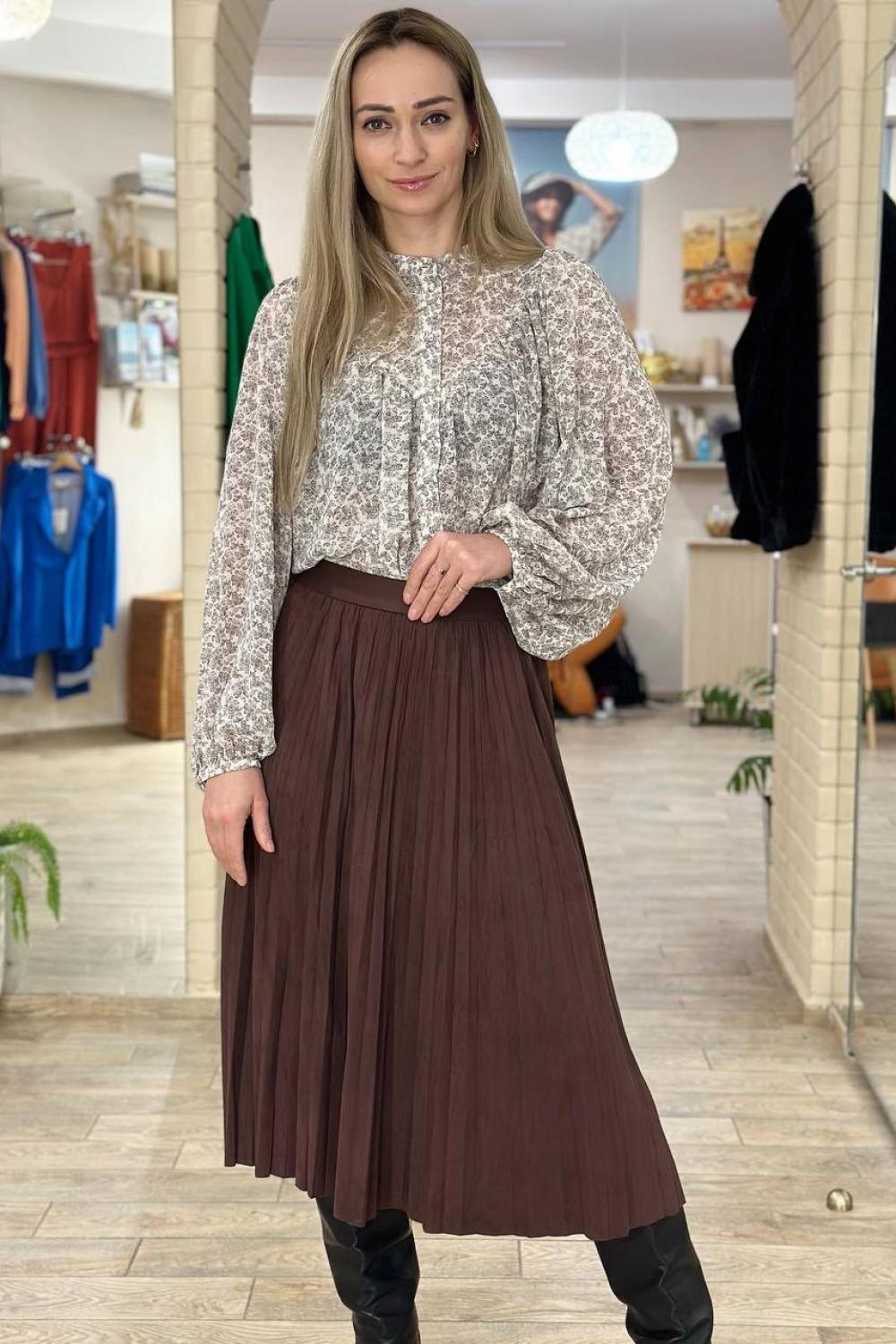 Choco pleated skirt FW22-741-K-Realiz