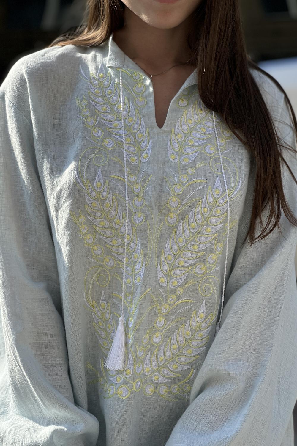 Вишиванка чоловіча лляна блакитна EMBROIDERED GEM