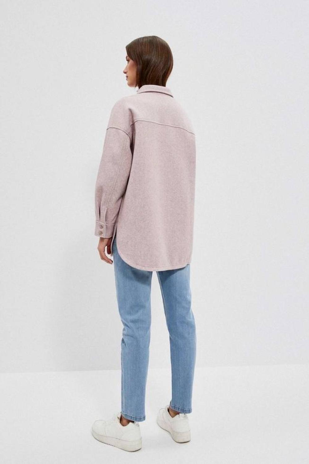 Shirt jacket with a button fastening.
