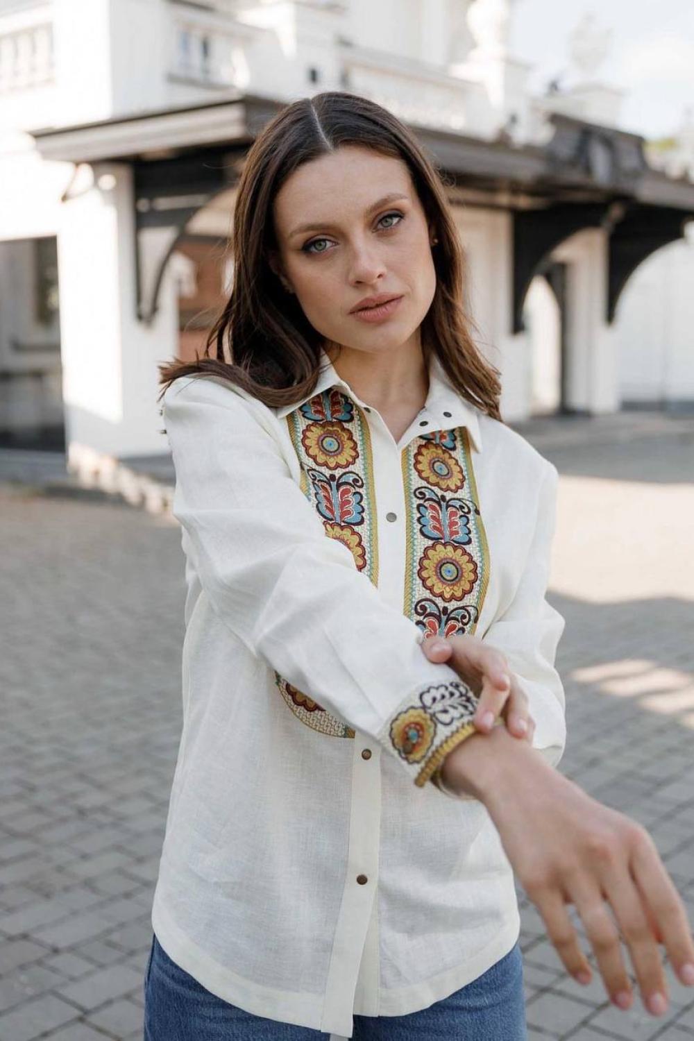Women's embroidered blouse with 100% linen Kositsi