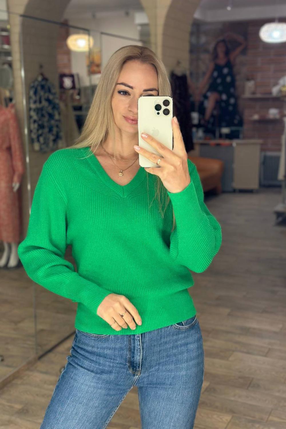 Green sweater FW22-058