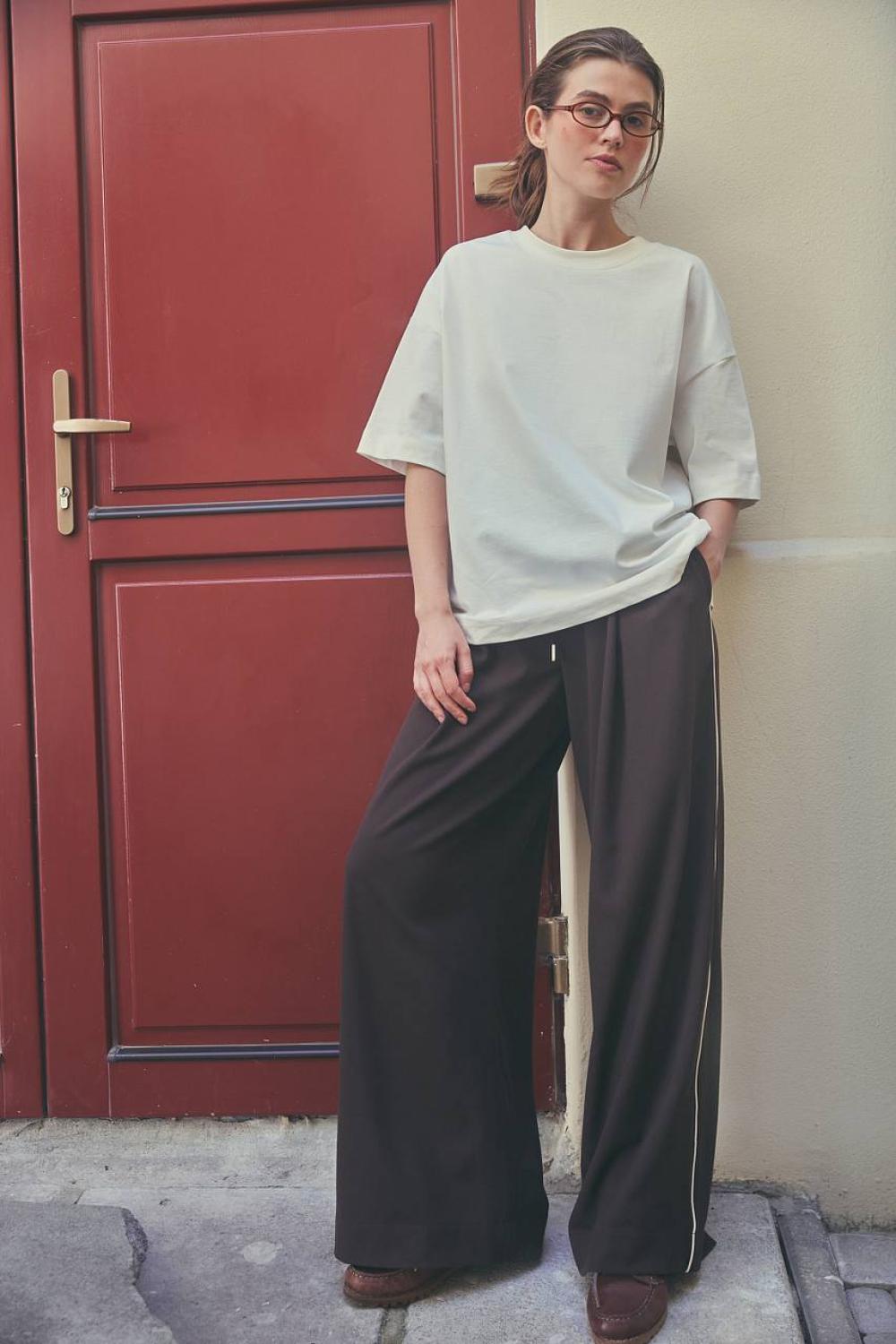 Wide pants with pleats