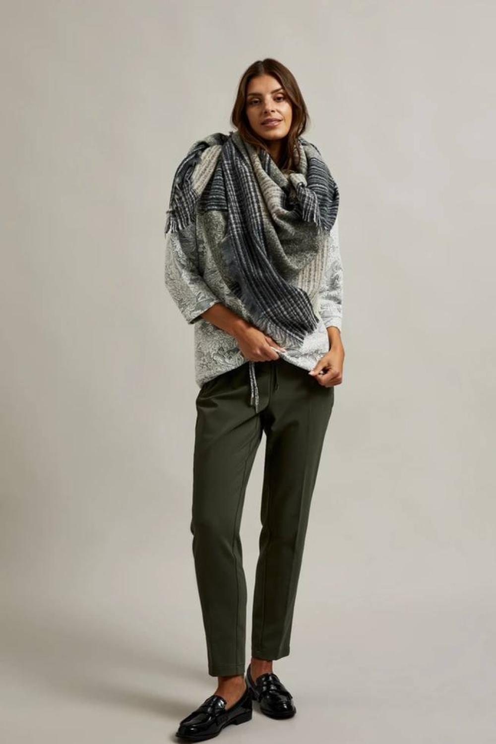 A grey scarf