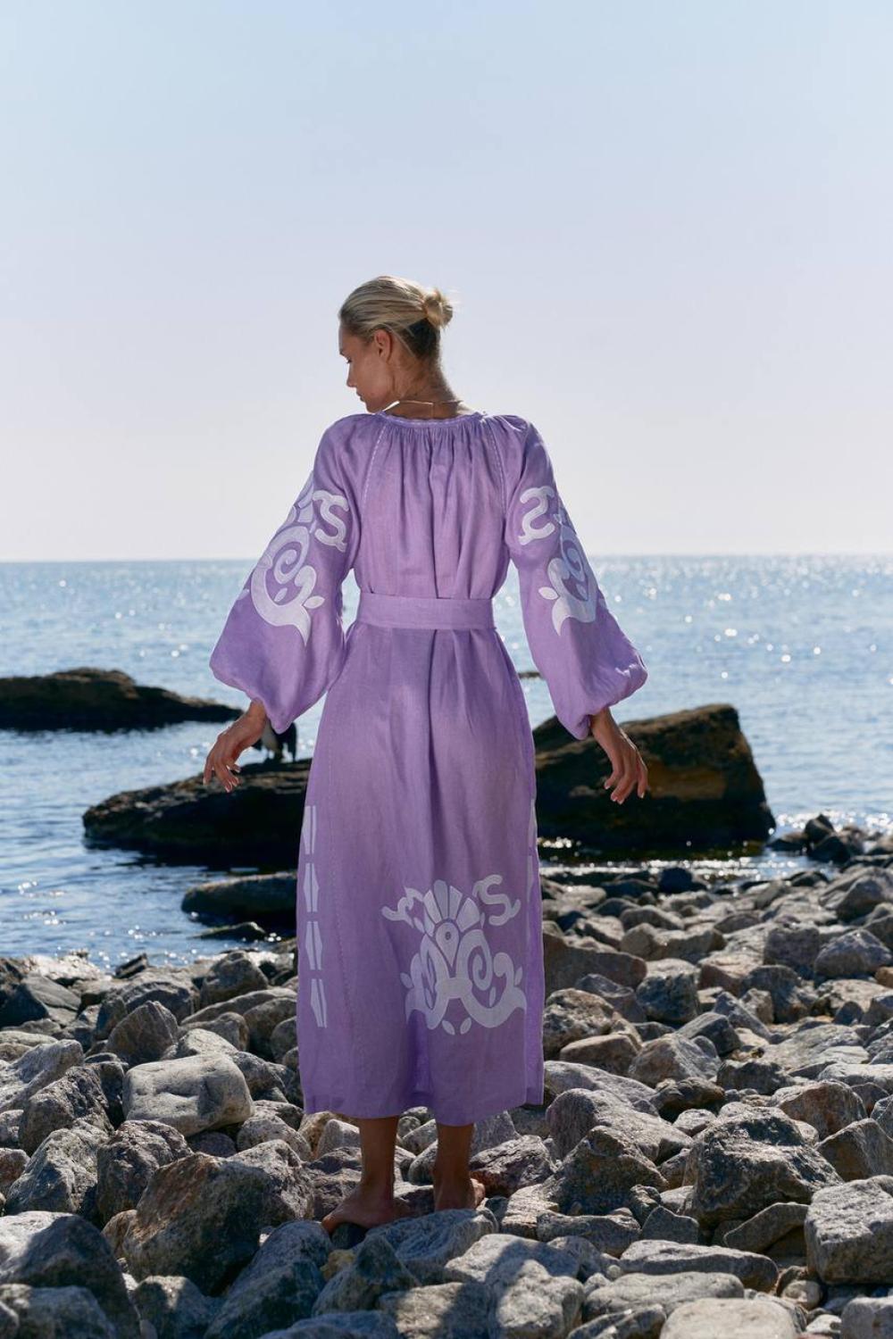 Embroidered dress in lavender color
