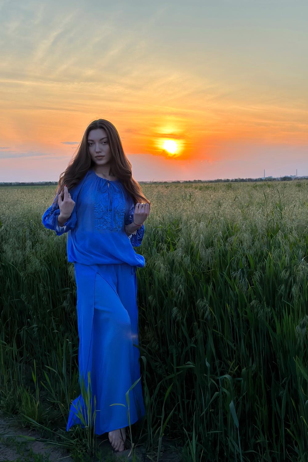 Вишиванка в синьому кольорі MAXA
