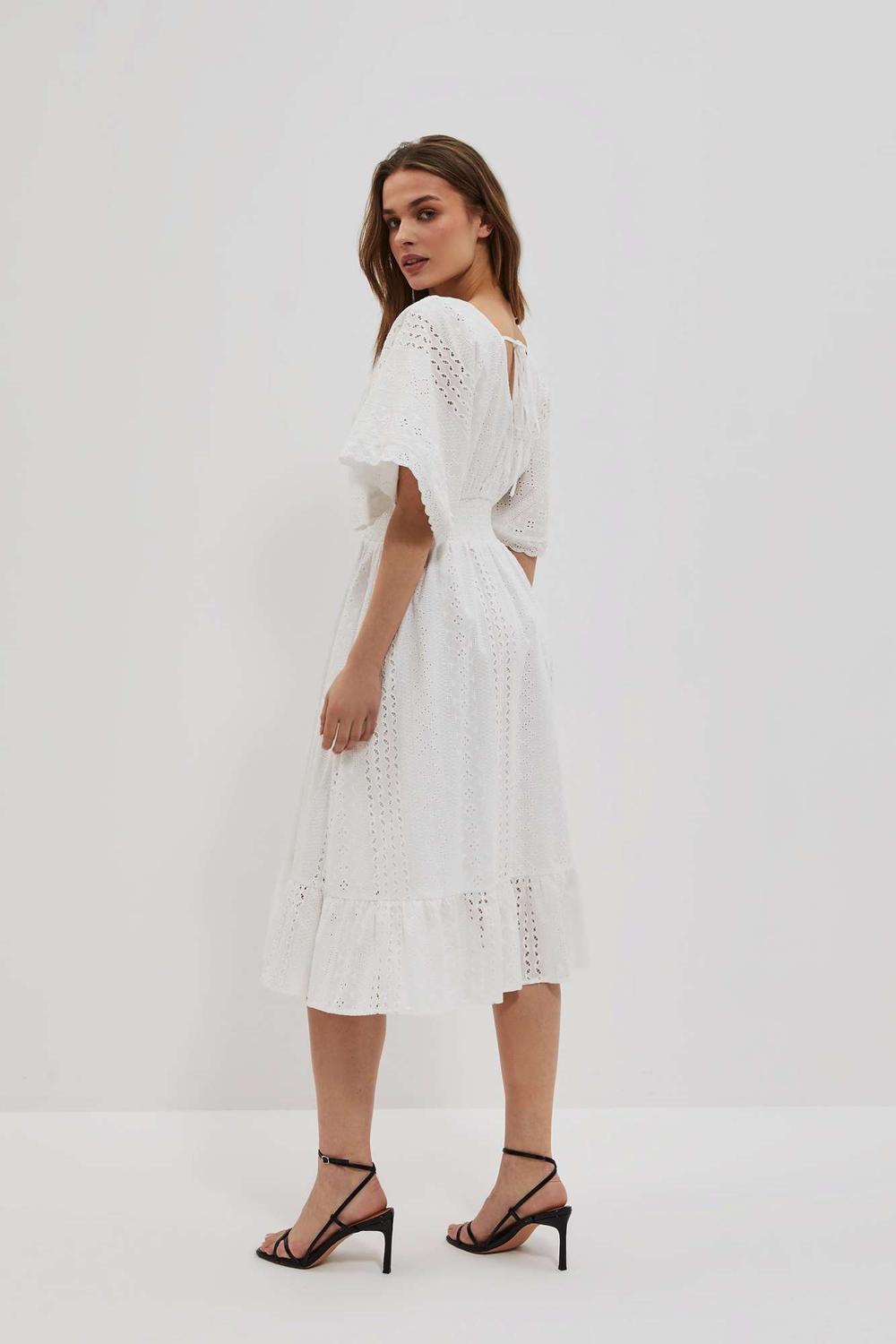 The dress is white from Moodo thread L-SU-4053