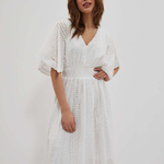 The dress is white from Moodo thread L-SU-4053