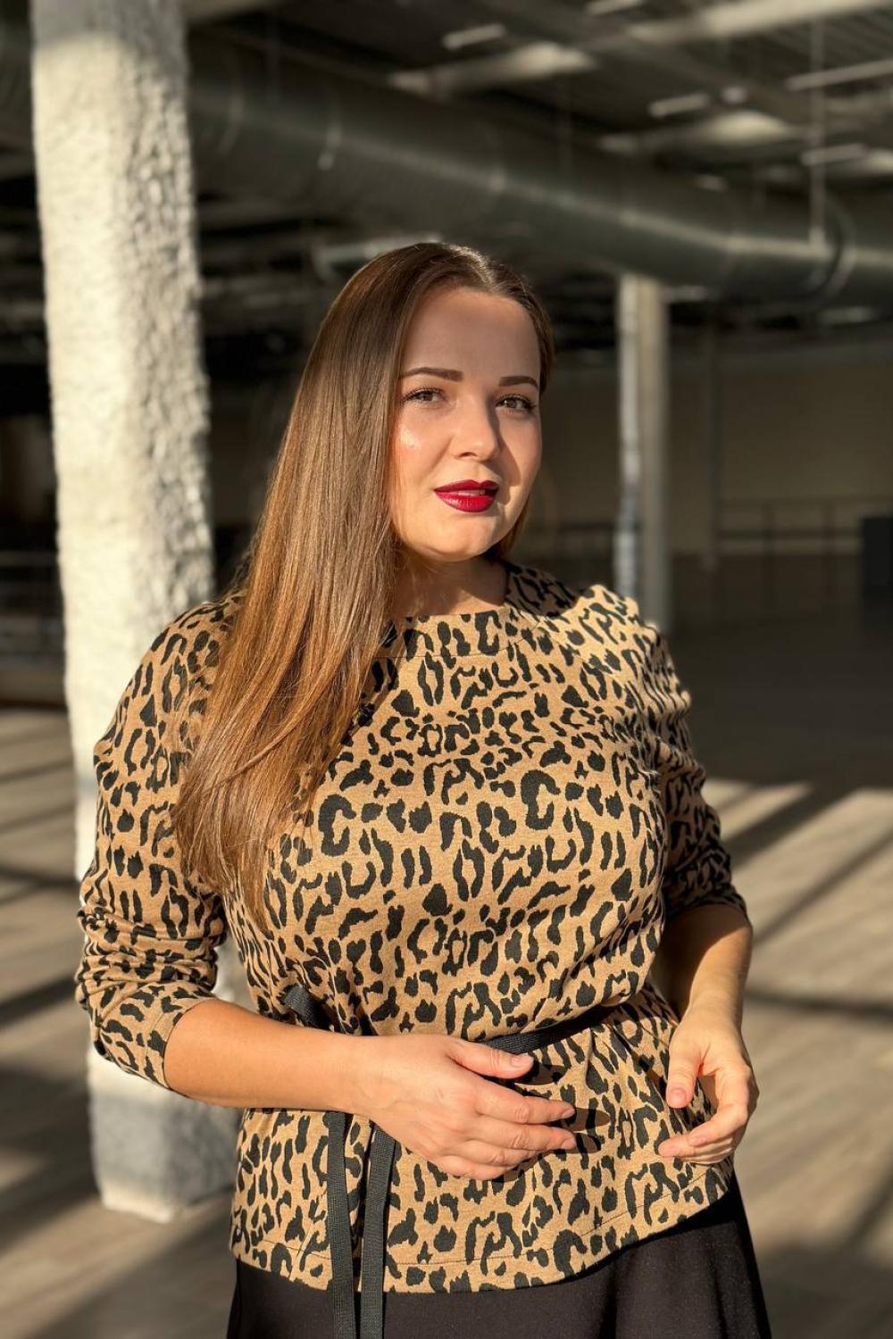 Knitted sweater in leopard print of large sizes