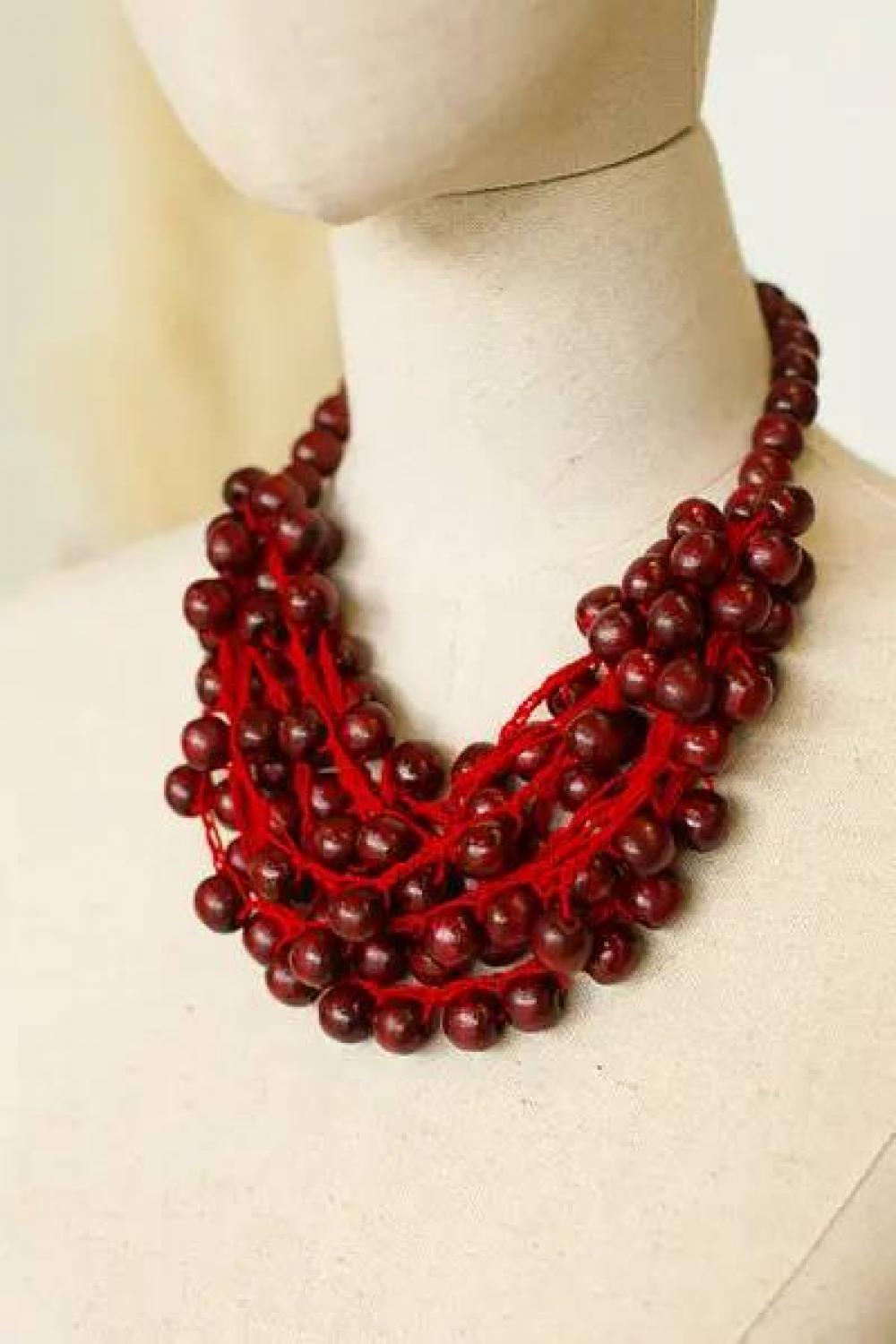 Necklace wooden burgundy MEREZHKA