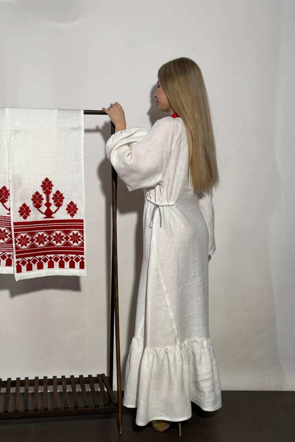 Embroidered dress white on white